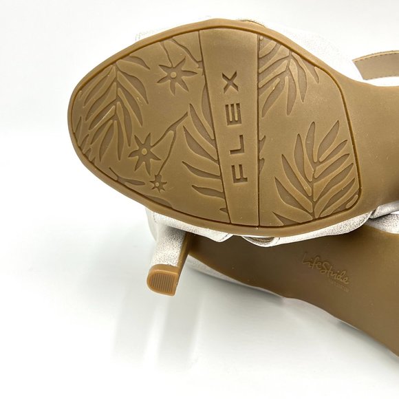 9W 9 WIDE Lifestride Women Mega Silver Metallic Faux Leather Sandals Heels Shoes - Picture 10 of 14